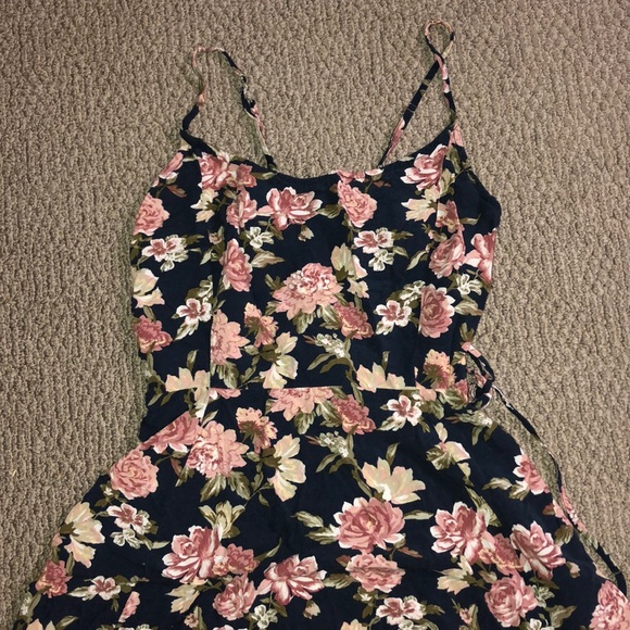 Spring dress - Picture 2 of 6